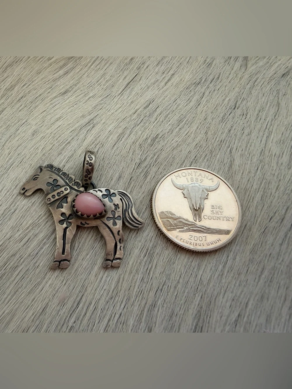 ❤️ Queen Pink Conch Hand Stamped Sterling 925 Decorative Horse Pendant 8mm Bail